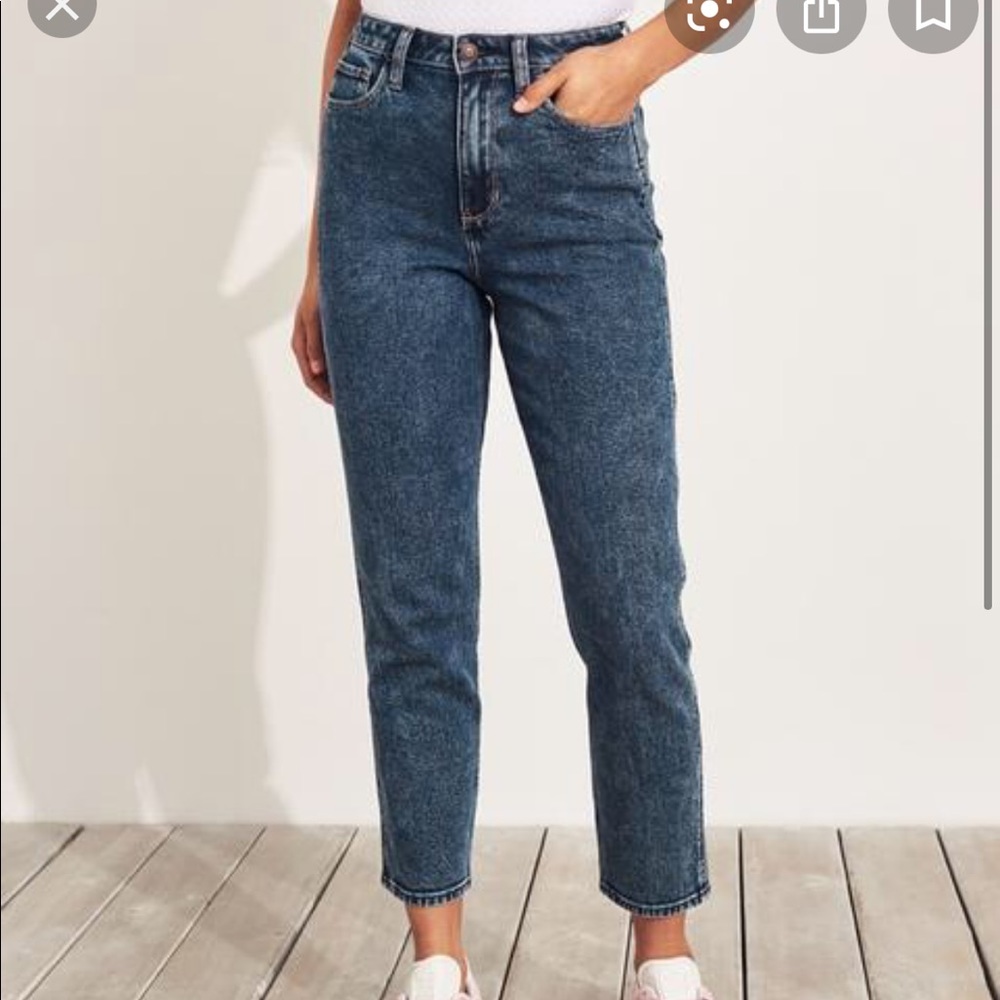 Hollister ultra high-rise mom jean